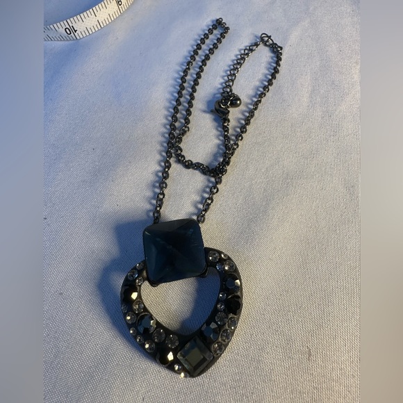 Abstract heart pendant necklace Swarovski rhinestones - Picture 7 of 7